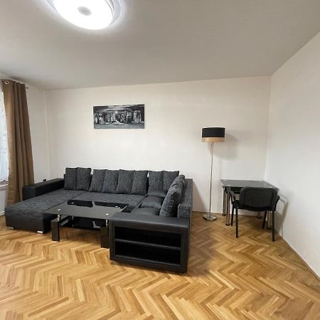 Apartman Jnj Velkomoravska Olomouc Exterior foto