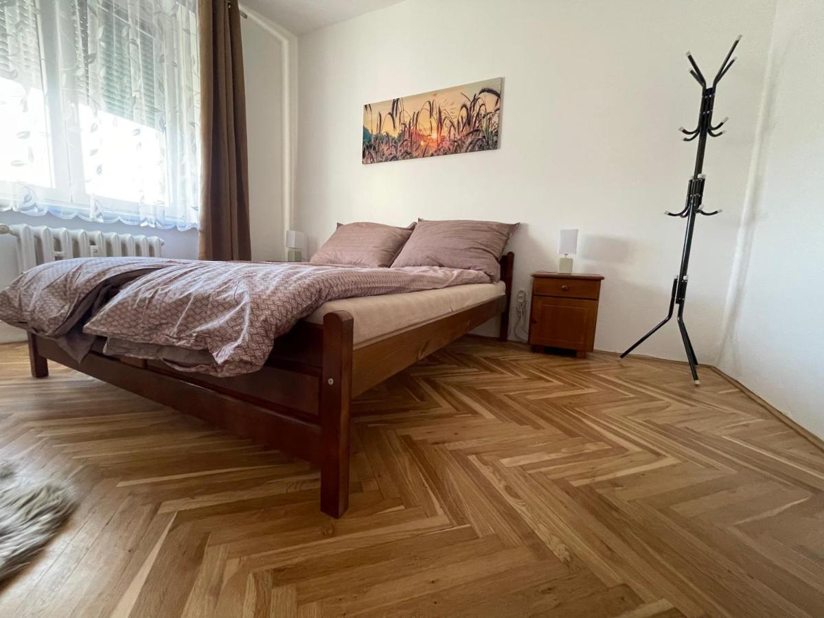 Apartman Jnj Velkomoravska Olomouc Exterior foto